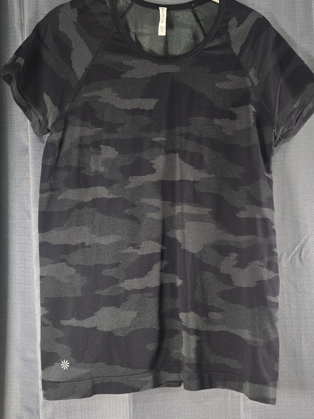 Athleta Men’s Black & Dark Gray Camo Short-Sleeve Tee